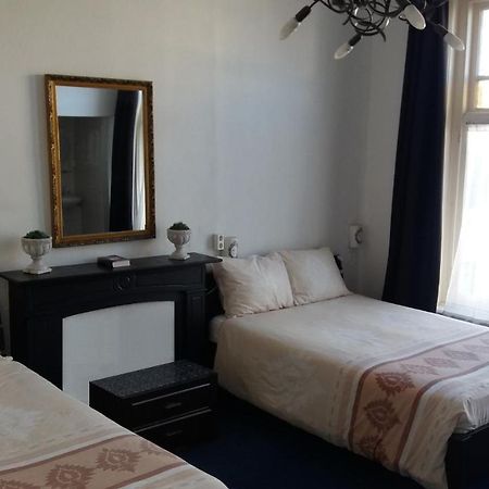 All-In Hotel 's-Hertogenbosch  Esterno foto