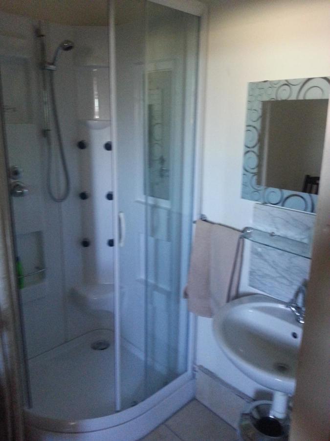 All-In Hotel 's-Hertogenbosch  Esterno foto